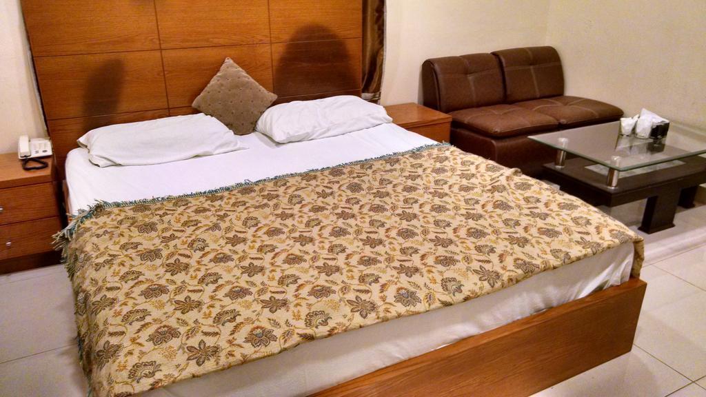 Embassy Lodge Karachi Eksteriør billede